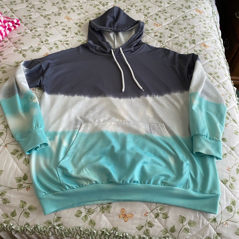 Tricolored Oversized Hoodie